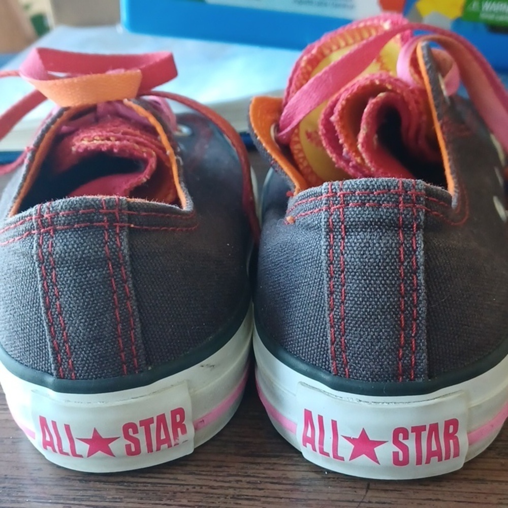 Converse Black and Pink SZ 6, multicolor tongues - Picture 6 of 8